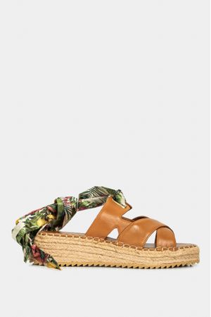 Sandalia plataforma encanto de cuero para mujer estampado floral