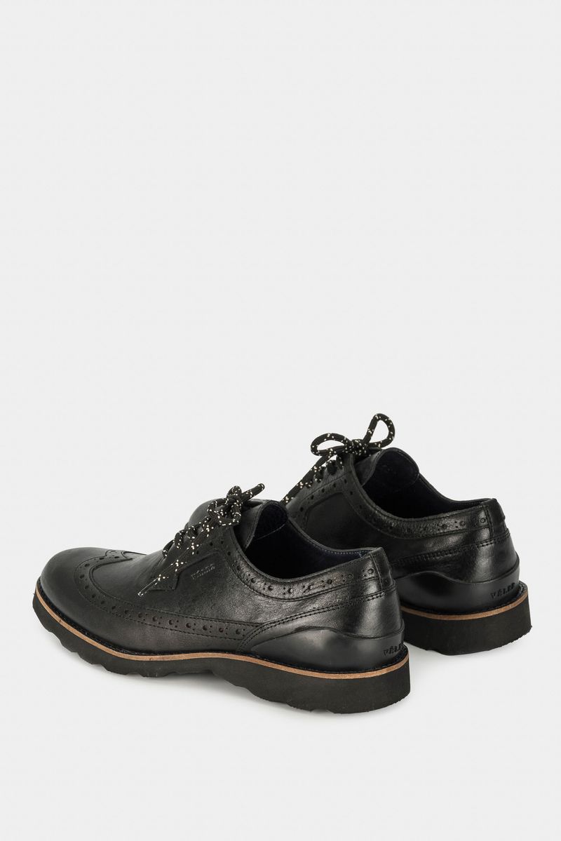 Zapatos-de-cuero-con-cordon