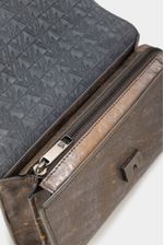 Bolso-manos-libres-de-cuero