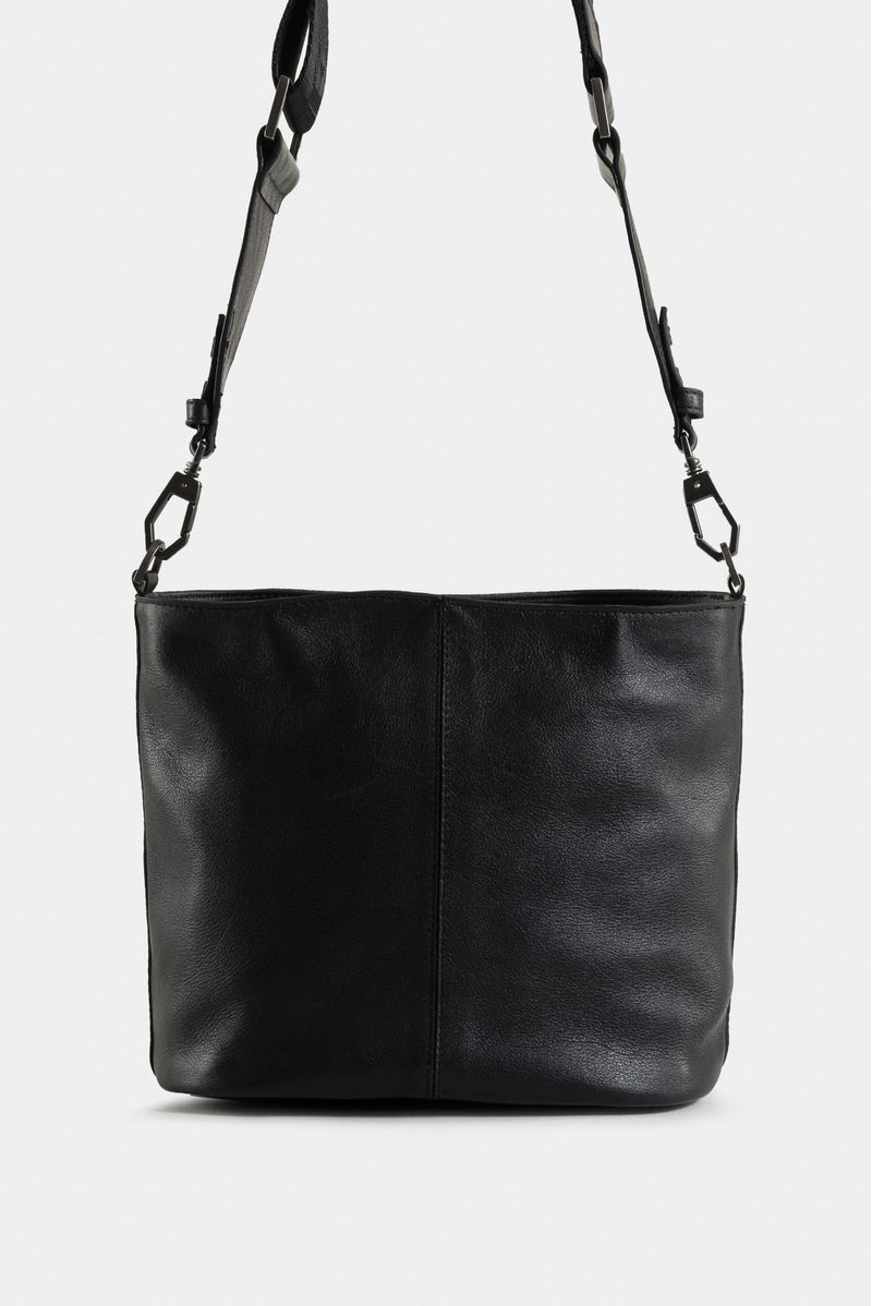 Bolso-manos-libres-de-cuero