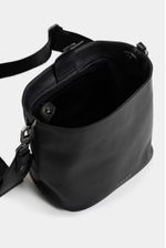 Bolso-manos-libres-de-cuero