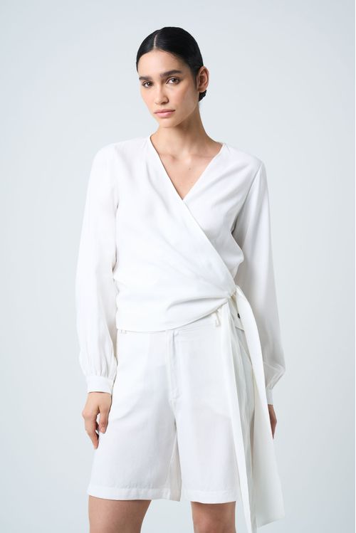 Camisa Iris silueta wrap para mujer amarre en costado