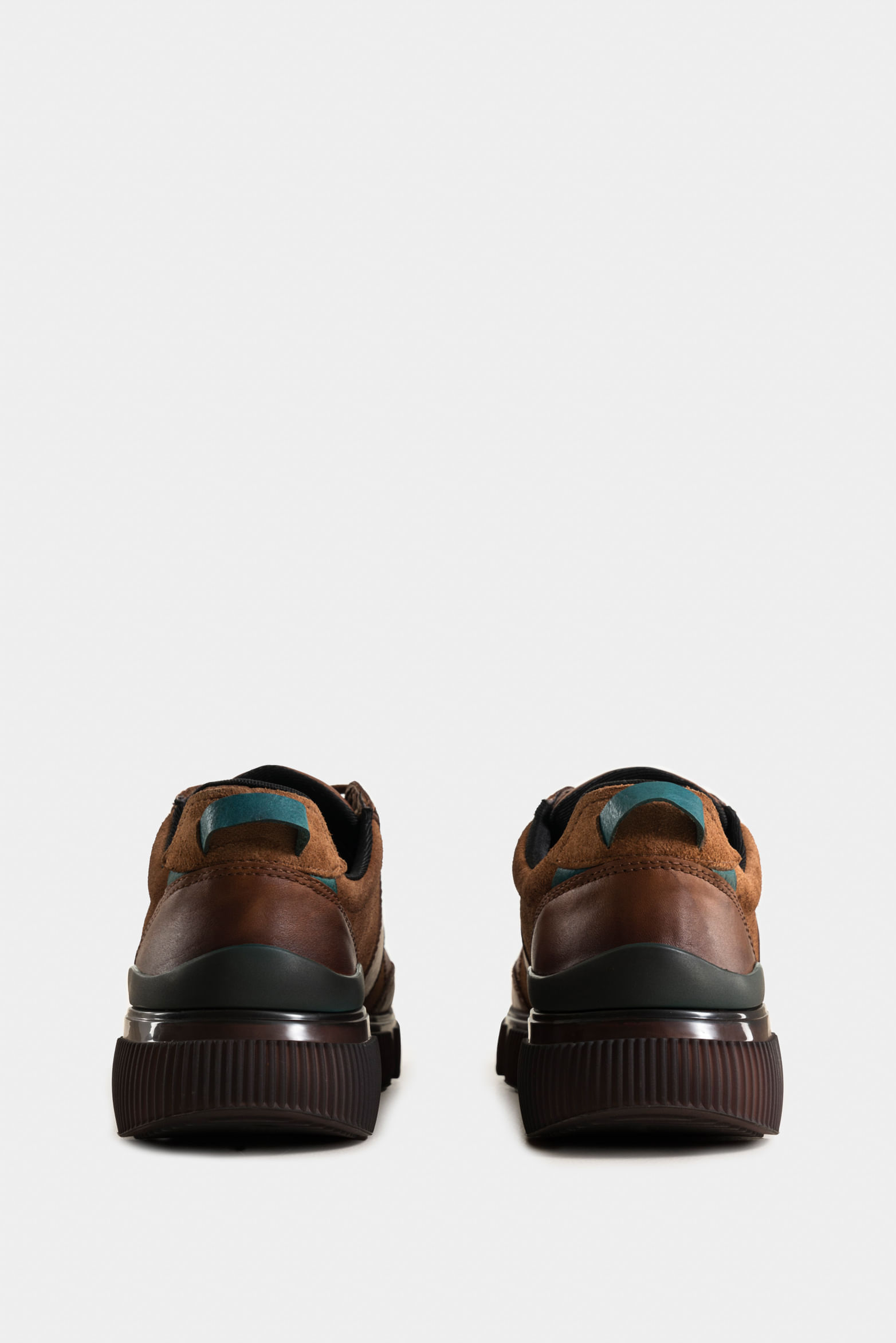 Sneakers halo de cuero liso y de textura gamuzada para hombre silueta deportiva-1737758329616