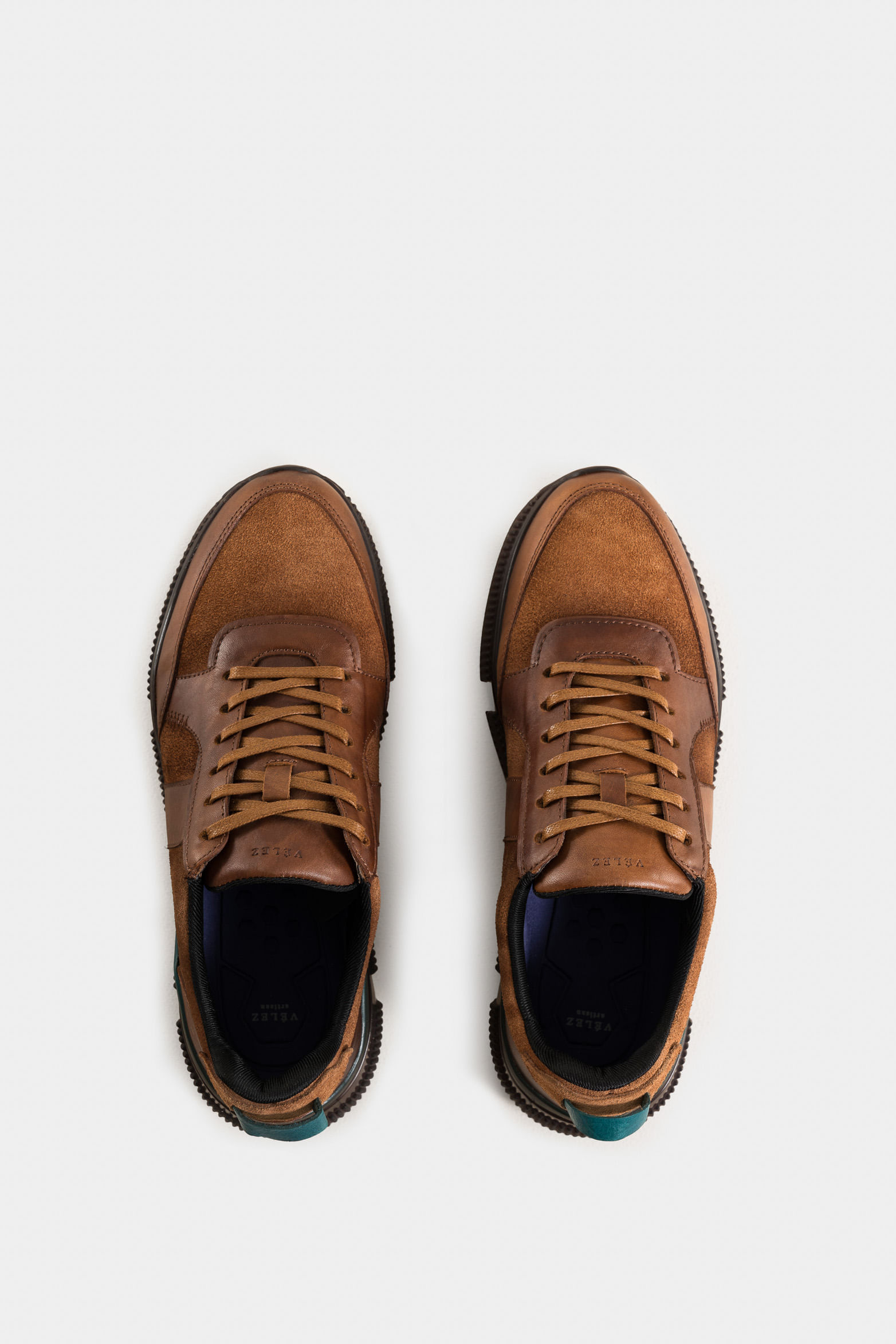 Sneakers halo de cuero liso y de textura gamuzada para hombre silueta deportiva-1737758342169