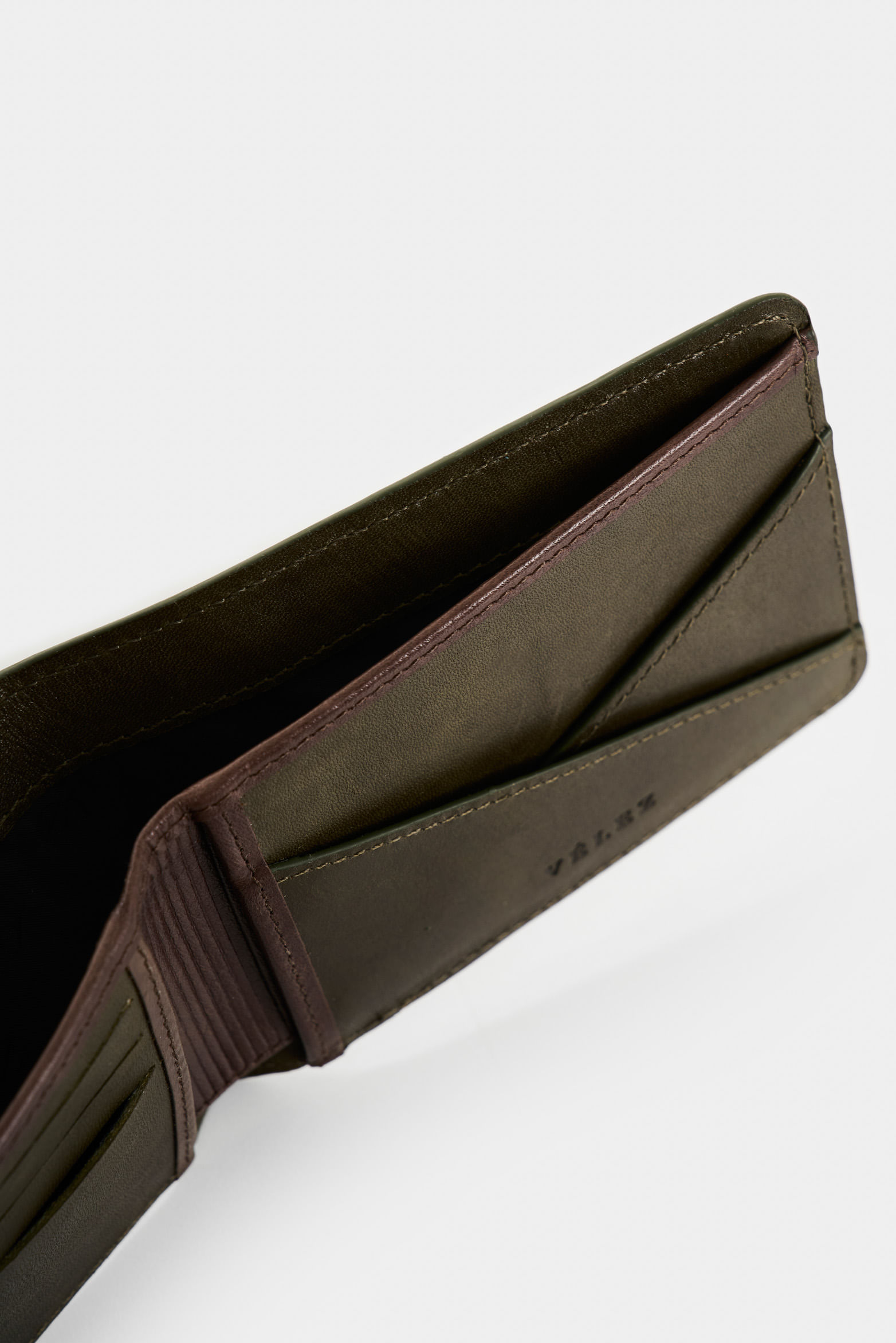 Billetera Oasis de cuero para hombre detalle contraste-1748661728333